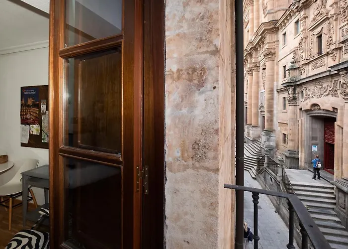 Estudio En La Calle Mas Bonita De *